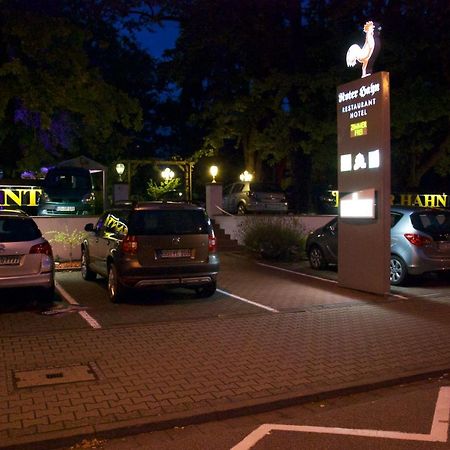 Hotel-Restaurant Roter Hahn รึสเซิลส์ไฮม์ ภายนอก รูปภาพ